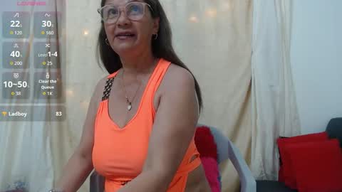 Snapshot of martina_miller_ chatting on November 2025 06:34:02 PM Martina online show from November 2025 06:34:02 PM