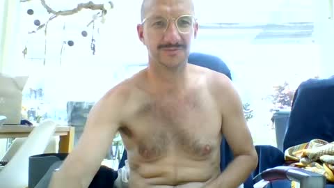 Snapshot of martinadam18 chatting on June 2026 11:03:02 AM martinadam18 online show from June 2026 11:03:02 AM