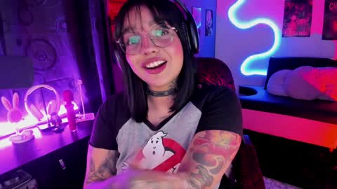 Snapshot of martinarouseee chatting on December 2024 04:41:02 AM Val online show from December 2024 04:41:02 AM