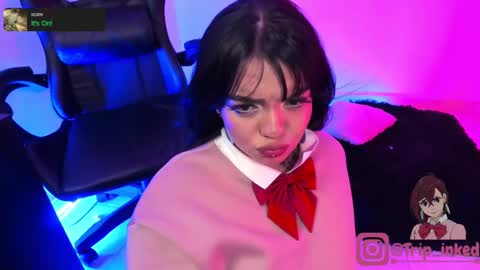 Snapshot of martinarouseee chatting on September 2025 10:43:02 PM Val online show from September 2025 10:43:02 PM