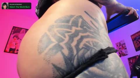 Snapshot of martinarouseee chatting on October 2025 10:00:02 PM Val online show from October 2025 10:00:02 PM