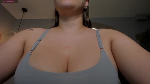 Snapshot of martinnabonnet chatting on December 2024 10:35:02 AM Martinna Bonnet online show from December 2024 10:35:02 AM