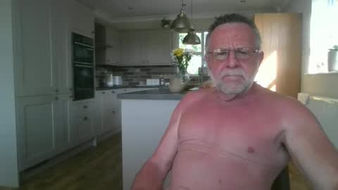 Snapshot of martinrgbxxxx chatting on May 2026 08:21:01 AM martinrgbxxxx online show from May 2026 08:21:01 AM