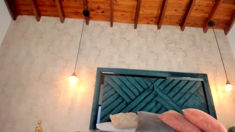 Martina online show from October 2025 07:45:01 PM