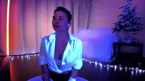 Julia online show from November 2025 10:25:01 PM