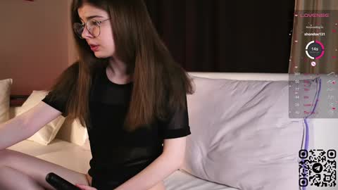 Snapshot of mary_shake chatting on December 2024 09:35:01 PM Mary online show from December 2024 09:35:01 PM