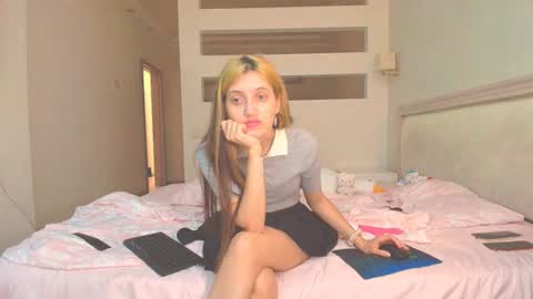 marya442004 online show from October 2025 04:55:01 AM