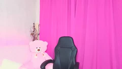 Snapshot of maryam_xs chatting on December 2025 01:03:02 AM maryam online show from December 2025 01:03:02 AM