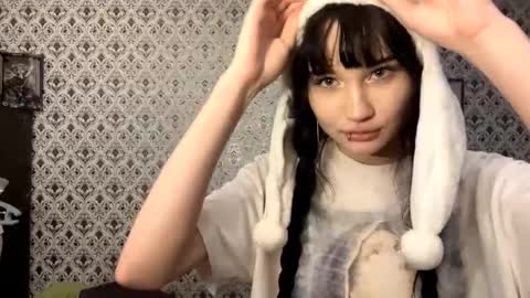 Sofia online show from November 2025 01:58:01 PM