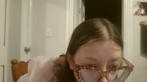 Snapshot of maryjaneflowers chatting on December 2024 10:29:02 AM maryjaneflowers online show from December 2024 10:29:02 AM