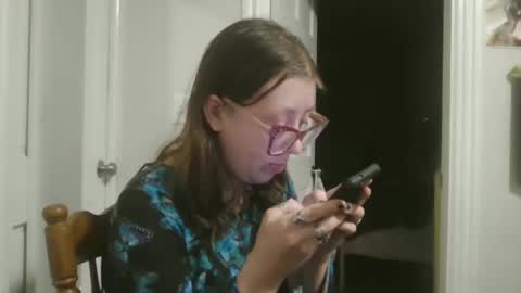 Snapshot of maryjaneflowers chatting on December 2024 10:01:02 AM maryjaneflowers online show from December 2024 10:01:02 AM