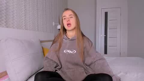 Snapshot of marylee_21 chatting on October 2025 07:01:01 AM Mari online show from October 2025 07:01:01 AM