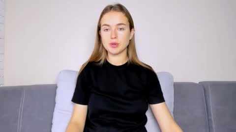 Snapshot of marylee_21 chatting on November 2025 06:57:02 AM Mari online show from November 2025 06:57:02 AM