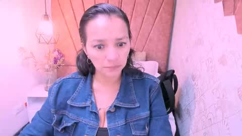 Marylin online show from October 2025 07:25:02 PM