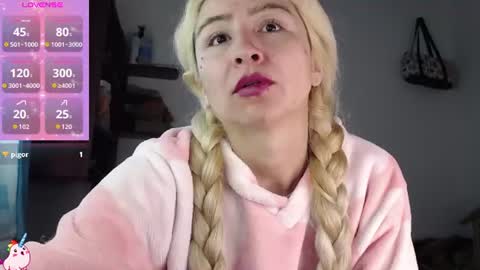 Snapshot of marylyrose chatting on July 2026 04:35:02 PM maryly rose online show from July 2026 04:35:02 PM