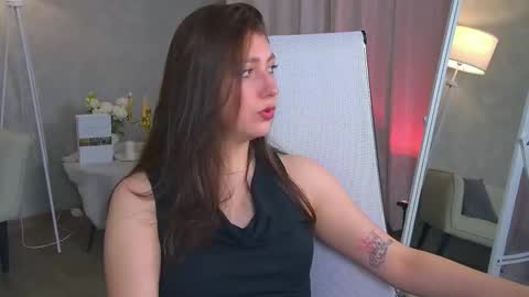 Mary Miller online show from November 2025 10:20:01 AM