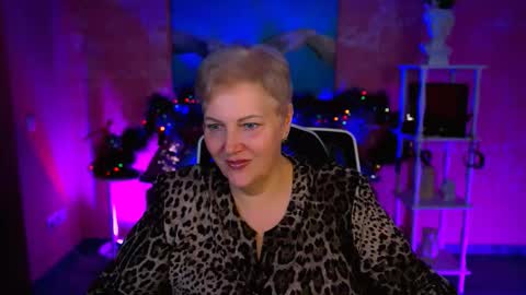 Snapshot of marymogan chatting on December 2025 01:17:02 PM marymogan online show from December 2025 01:17:02 PM