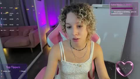 Mary online show from November 2025 06:01:01 AM