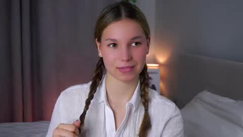 Sunny online show from March 2026 07:28:01 PM