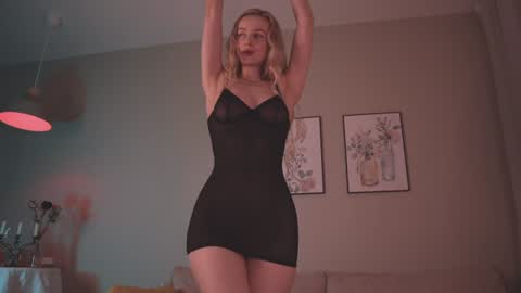 Snapshot of mashmerize chatting on December 2024 05:59:01 PM next streams 1105 1106 430 pm UTC online show from December 2024 05:59:01 PM