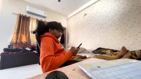 maskboyz2003 online show from November 2025 04:11:01 AM