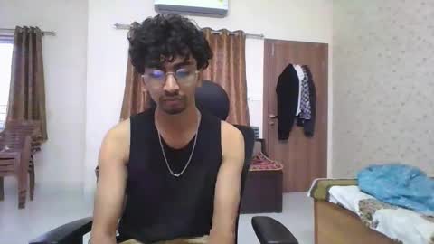 Snapshot of maskboyz2004 chatting on October 2025 02:06:02 AM Mask Boy online show from October 2025 02:06:02 AM