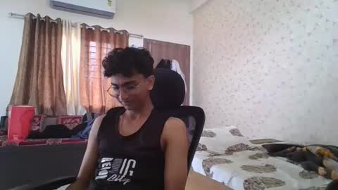 Snapshot of maskboyz2004 chatting on November 2025 03:52:02 AM Mask Boy online show from November 2025 03:52:02 AM