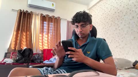 Snapshot of maskboyz2004 chatting on November 2025 03:51:01 AM Mask Boy online show from November 2025 03:51:01 AM