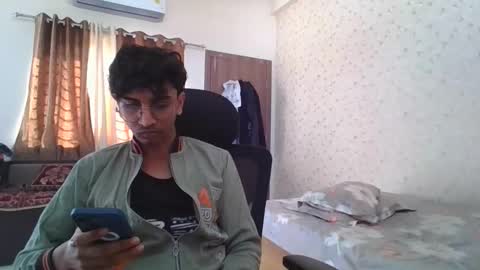 Snapshot of maskboyz2004 chatting on November 2025 03:27:01 AM Mask Boy online show from November 2025 03:27:01 AM