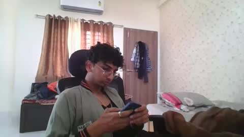 Snapshot of maskboyz2004 chatting on November 2025 03:50:01 AM Mask Boy online show from November 2025 03:50:01 AM