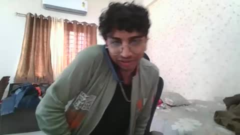 Snapshot of maskboyz2004 chatting on November 2025 04:35:02 AM Mask Boy online show from November 2025 04:35:02 AM