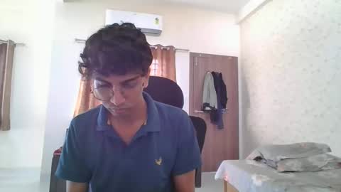 Snapshot of maskboyz2004 chatting on November 2025 04:37:01 AM Mask Boy online show from November 2025 04:37:01 AM