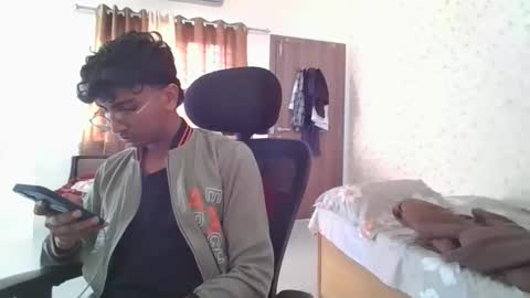 Snapshot of maskboyz2004 chatting on December 2025 03:25:01 AM Mask Boy online show from December 2025 03:25:01 AM