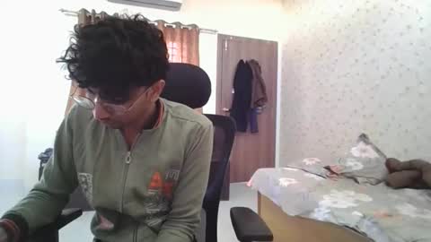 Snapshot of maskboyz2004 chatting on December 2025 05:44:02 AM Mask Boy online show from December 2025 05:44:02 AM