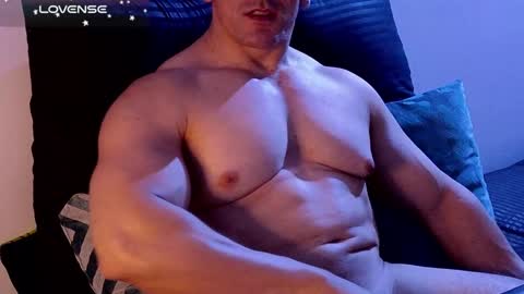 masked_bodybuilder online show from December 2024 05:58:02 PM