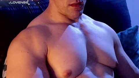 masked_bodybuilder online show from December 2024 02:52:01 AM