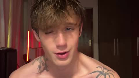 Snapshot of mason_gallagher chatting on December 2025 04:02:01 PM Mason online show from December 2025 04:02:01 PM