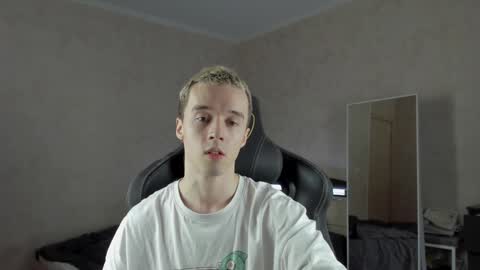 Snapshot of mason_warhol chatting on December 2024 12:22:02 PM Mason online show from December 2024 12:22:02 PM