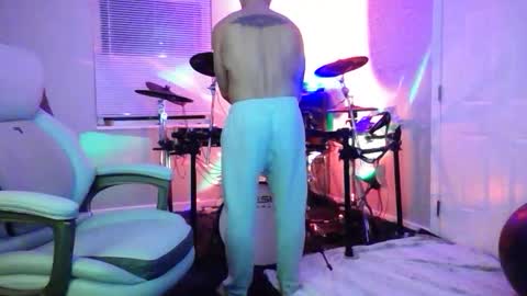 Snapshot of massageartist chatting on January 2026 03:44:01 AM HappyZending online show from January 2026 03:44:01 AM