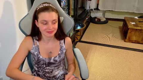 Queeny Kathy  Online at 2030 MEZ Sunday  Wednesday online show from March 2026 08:04:01 PM