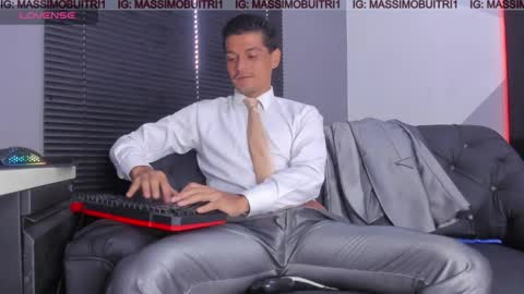 Snapshot of massimo_g chatting on April 2026 01:14:02 PM I am Massimo online show from April 2026 01:14:02 PM