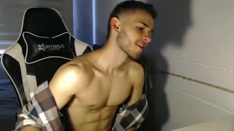 Snapshot of massimo_jiovano chatting on February 2025 03:16:01 PM massimo online show from February 2025 03:16:01 PM