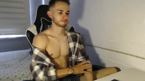 Snapshot of massimo_jiovano chatting on March 2025 04:21:01 PM massimo online show from March 2025 04:21:01 PM