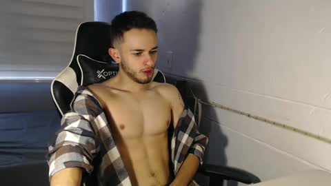 Snapshot of massimo_jiovano chatting on March 2025 04:00:02 PM massimo online show from March 2025 04:00:02 PM