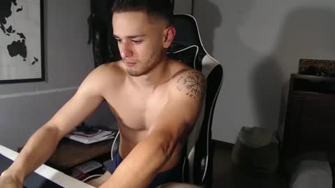 Snapshot of massimo_jiovano chatting on October 2025 11:02:01 PM massimo online show from October 2025 11:02:01 PM