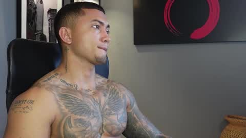 Massimo online show from November 2025 07:02:02 PM