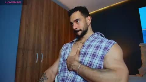 Snapshot of massimo_visconti chatting on July 2026 05:18:02 PM massimo online show from July 2026 05:18:02 PM