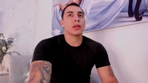 Massimo Contie online show from December 2025 12:43:01 PM