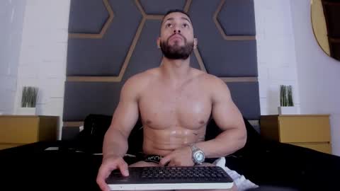 Massimo online show from December 2025 03:56:01 AM