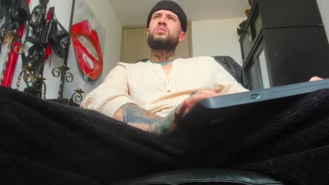 steven  online show from December 2024 08:37:01 PM